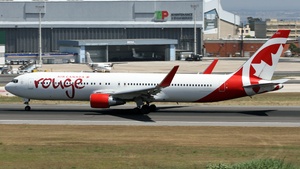Photo of C-FIYA - Boeing 767-33A(ER) operated by Air Canada Rouge