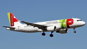 Photo of CS-TNG - Airbus A320-214 operated by TAP Air Portugal