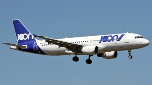 Photo of F-GKXT - Airbus A320-214 operated by Joon