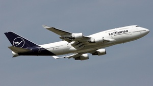 Photo of D-ABVM - Boeing 747-430 operated by Lufthansa