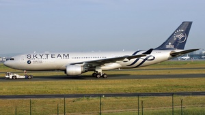 Photo of B-6528 - Airbus A330-223 operated by China Southern Airlines
