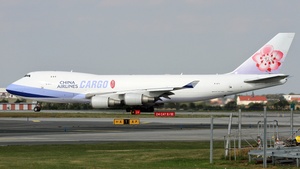 Photo of B-18711 - Boeing 747-409F operated by China Airlines Cargo