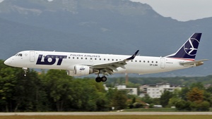 Photo of SP-LNH - Embraer ERJ-195AR operated by LOT Polish Airlines