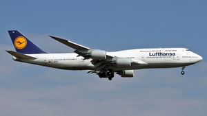 Photo of D-ABYR - Boeing 747-830 operated by Lufthansa