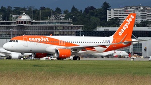 Photo of G-EZRI - Airbus A320-214 operated by easyJet