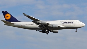 Photo of D-ABVS - Boeing 747-430 operated by Lufthansa