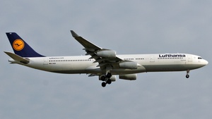 Photo of D-AIGU - Airbus A340-313 operated by Lufthansa