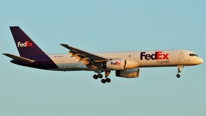 Photo with serial 26158 - Boeing 757-2Y0(SF)