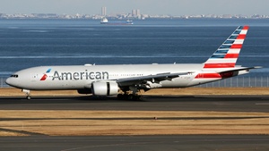 Photo of N772AN - Boeing 777-223(ER) operated by American Airlines