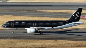 Photo with serial 4555 - Airbus A320-214