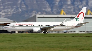 Photo of CN-RGE - Boeing 737-86N operated by Royal Air Maroc
