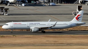 Photo of B-8232 - Airbus A321-211 operated by China Eastern Airlines
