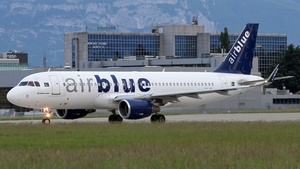 Photo of AP-EDG - Airbus A320-214 operated by Airblue