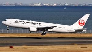 Photo of JA8975 - Boeing 767-346 operated by Japan Airlines