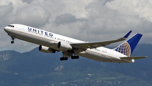 Photo of N646UA - Boeing 767-322(ER) operated by United Airlines