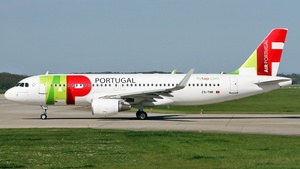Photo of CS-TNR - Airbus A320-214 operated by TAP Air Portugal