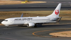 Photo of JA338J - Boeing 737-846 operated by Japan Airlines