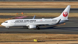 Photo of JA350J - Boeing 737-846 operated by Japan Airlines