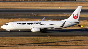 Photo of JA347J - Boeing 737-846 operated by Japan Airlines
