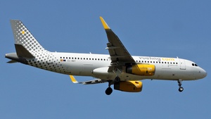 Photo of EC-MBT - Airbus A320-232 operated by Vueling