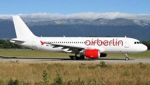 Photo of D-ABDX - Airbus A320-214 operated by Air Berlin