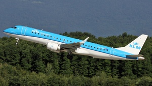 Photo of PH-EZL - Embraer ERJ-190STD operated by KLM Cityhopper