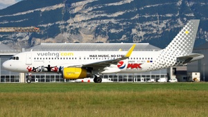 Photo of EC-MEQ - Airbus A320-232 operated by Vueling