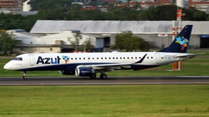 Photo of PR-AUJ - Embraer ERJ-195LR operated by Azul