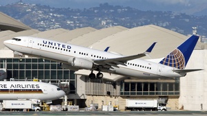 Photo of N12218 - Boeing 737-824 operated by United Airlines