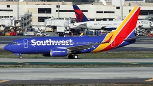 Photo of N7843A - Boeing 737-752 operated by Southwest Airlines