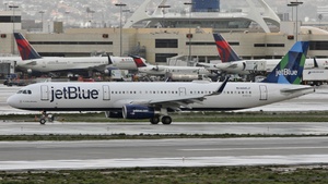 Photo of N945JT - Airbus A321-231 operated by jetBlue Airways