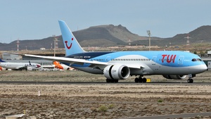 Photo of G-TUIH - Boeing 787-8 Dreamliner operated by TUI Airways