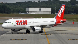 Photo of PR-MHP - Airbus A320-214 operated by TAM Linhas Aéreas