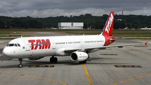 Photo with serial 4570 - Airbus A321-231
