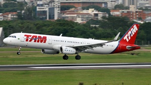 Photo of PT-MXN - Airbus A321-231 operated by TAM Linhas Aéreas