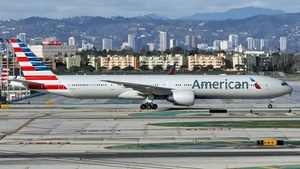 Photo of N733AR - Boeing 777-323(ER) operated by American Airlines