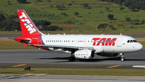 Photo of PT-TMG - Airbus A319-132 operated by TAM Linhas Aéreas