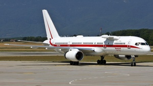 Photo of N757HW - Boeing 757-225 operated by Honeywell International Inc.