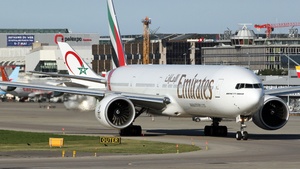 Photo of A6-EPR - Boeing 777-31H(ER) operated by Emirates