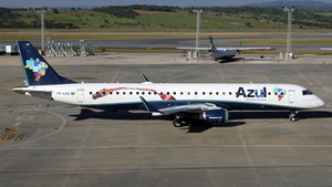Photo of PR-AXB - Embraer ERJ-195LR operated by Azul