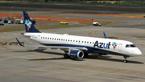Photo of PR-AXT - Embraer ERJ-195LR operated by Azul