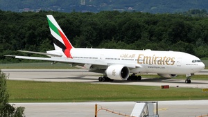 Photo of A6-EWJ - Boeing 777-21H(LR) operated by Emirates