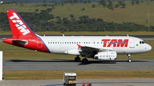 Photo of PR-MAL - Airbus A319-132 operated by TAM Linhas Aéreas