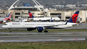 Photo of N584NW - Boeing 757-351 operated by Delta Air Lines