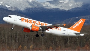 Photo of G-EZWA - Airbus A320-214 operated by easyJet