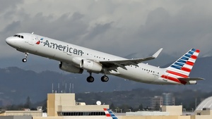 Photo of N135NN - Airbus A321-231 operated by American Airlines