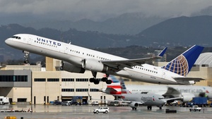 Photo of N12116 - Boeing 757-224 operated by United Airlines