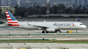 Photo of N131NN - Airbus A321-231 operated by American Airlines