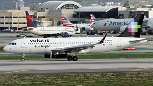 Photo of XA-VLP - Airbus A320-233 operated by Volaris