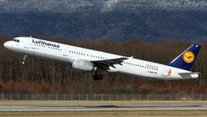 Photo of D-AIRY - Airbus A321-131 operated by Lufthansa